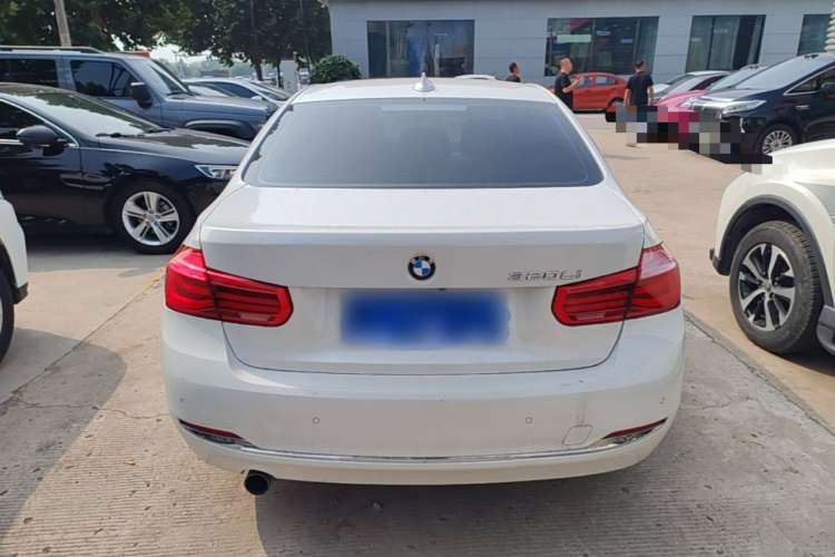 BMW 3 Series 2016 immagine di auto #6