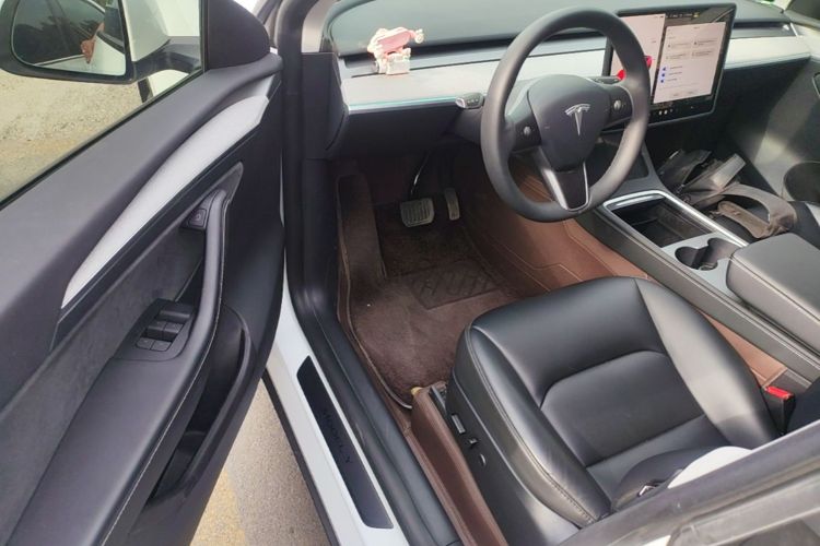 Tesla Model Y 2024 #16 Tesla Model Y 2024 car image #16