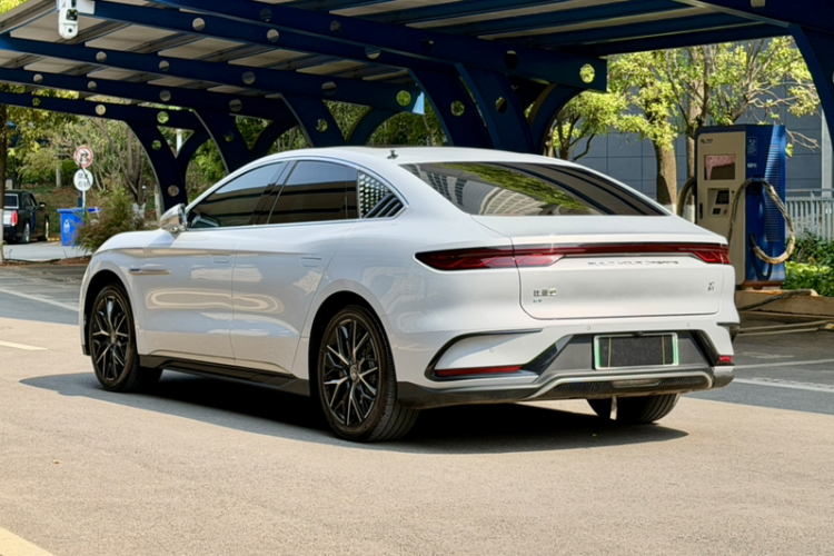 BYD Han 2024 imagen de coche #11