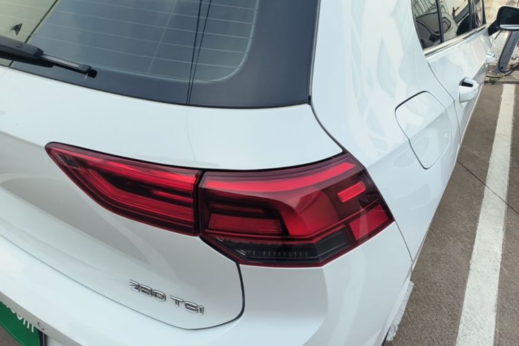 Volkswagen Golf 2021 car image #8