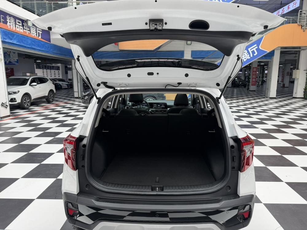 Kia Seltos 2023 car image #19