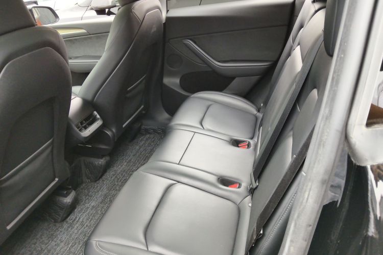 Tesla Model Y 2023 #17 Tesla Model Y 2023 car image #17
