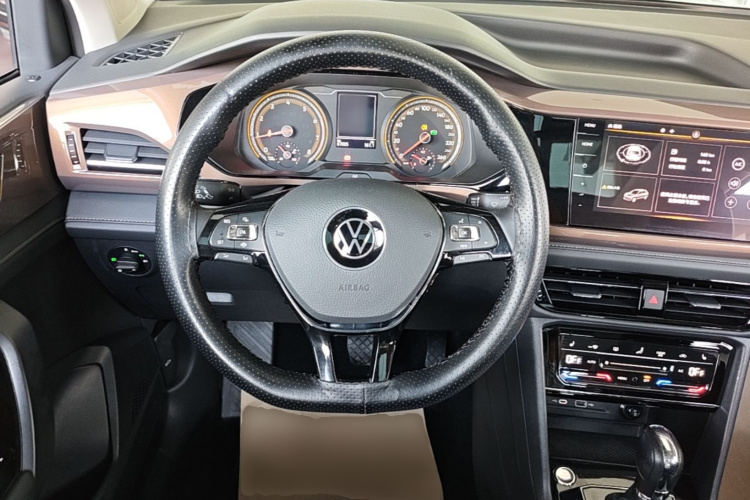 Volkswagen Tharu 2021 car image #11