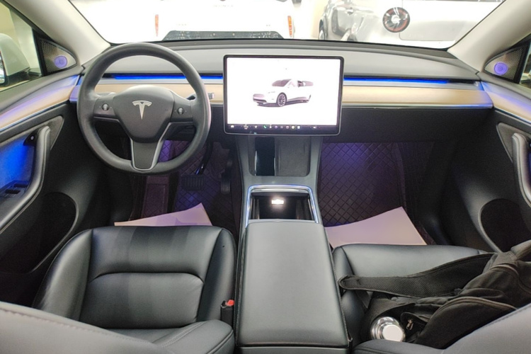 Tesla Model Y 2021 #11 Tesla Model Y 2021 car image #11