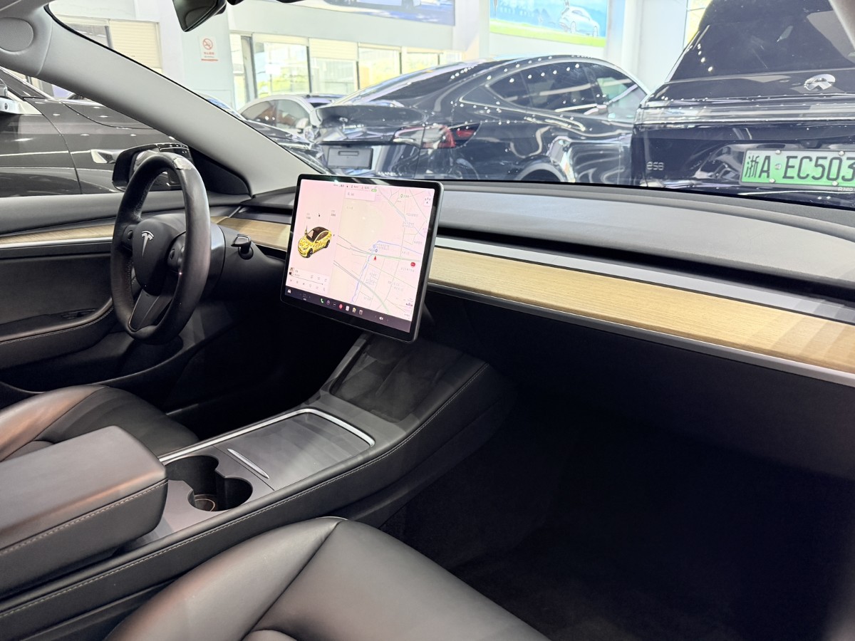 Tesla Model 3 2026 car image #4