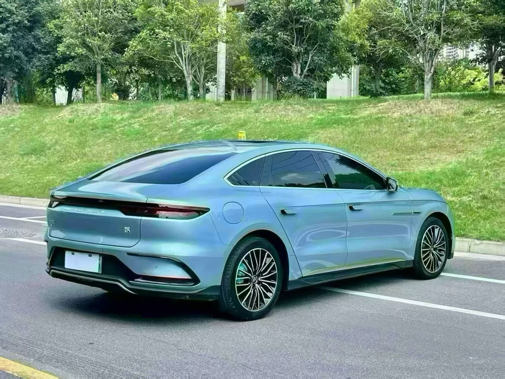 BYD Han 2024 #5 BYD Han 2024 car image #5