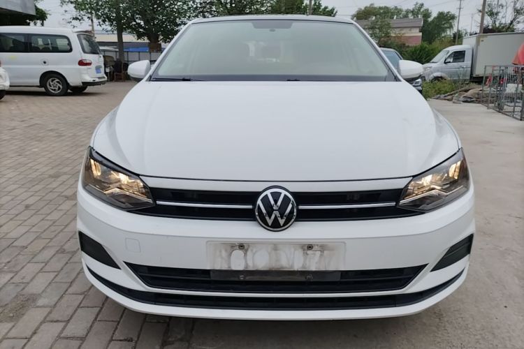Volkswagen Polo 2022 car image #3