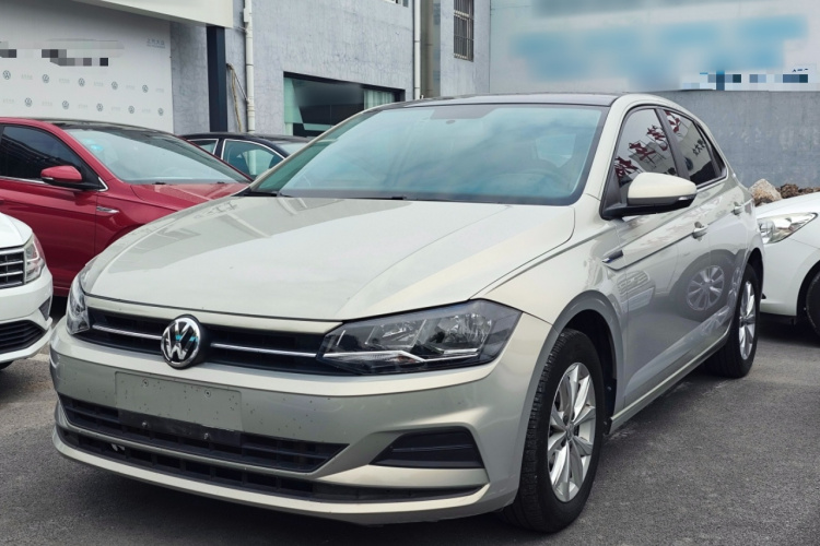 Volkswagen Polo 2020 car image #2