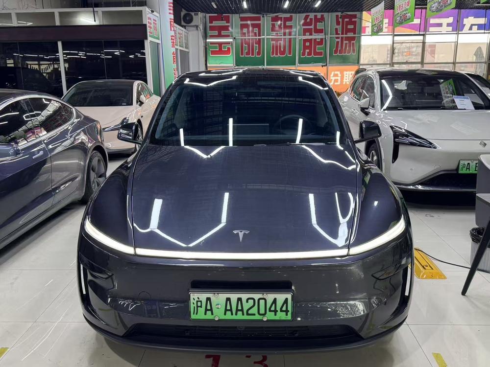 Tesla Model Y 2025 #2 Tesla Model Y 2025 immagine di auto #2