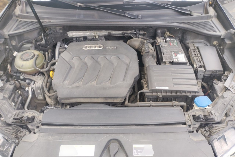 Audi Q3 2020 car image #22