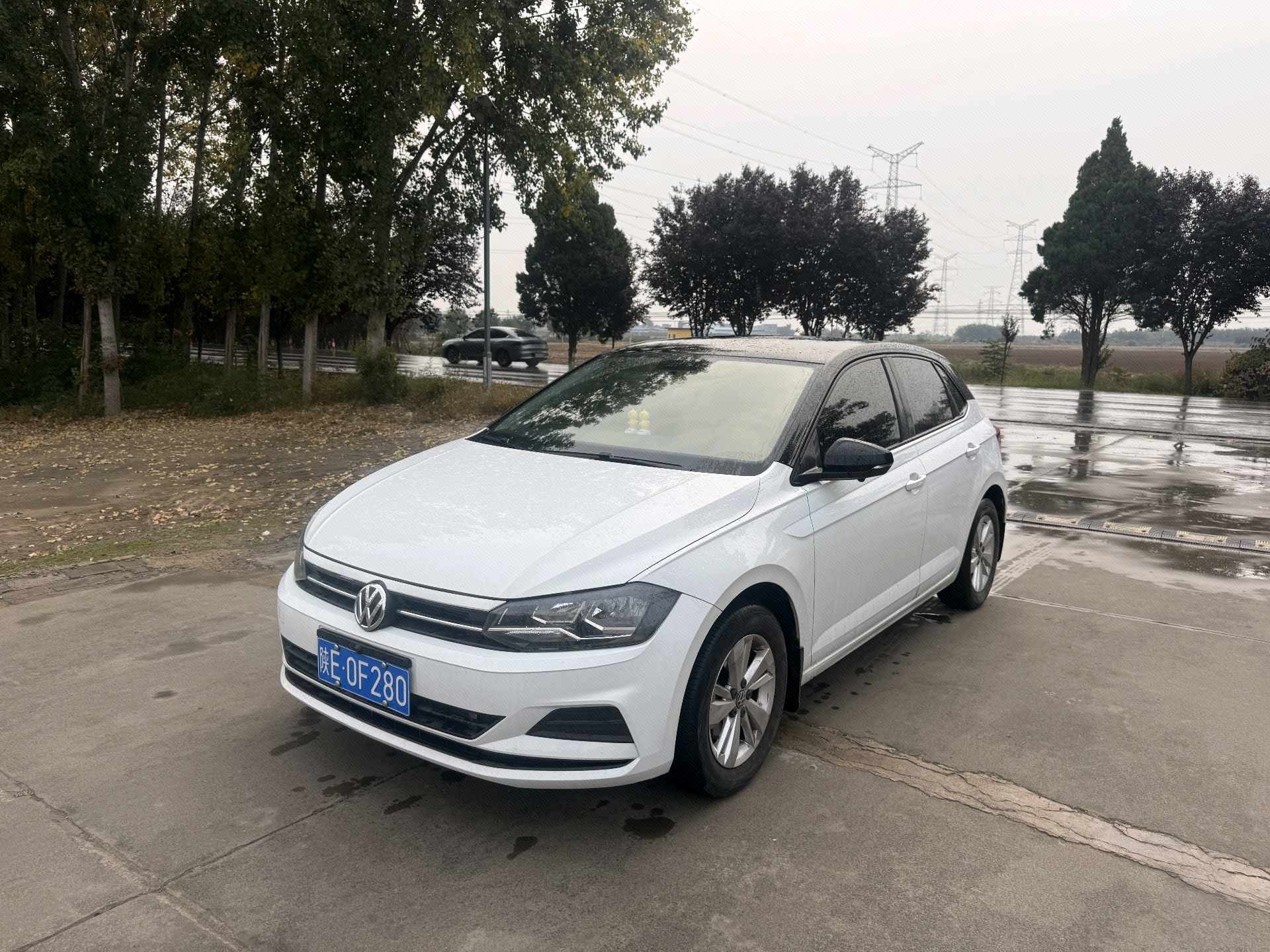 Volkswagen Polo 2023 immagine di auto 