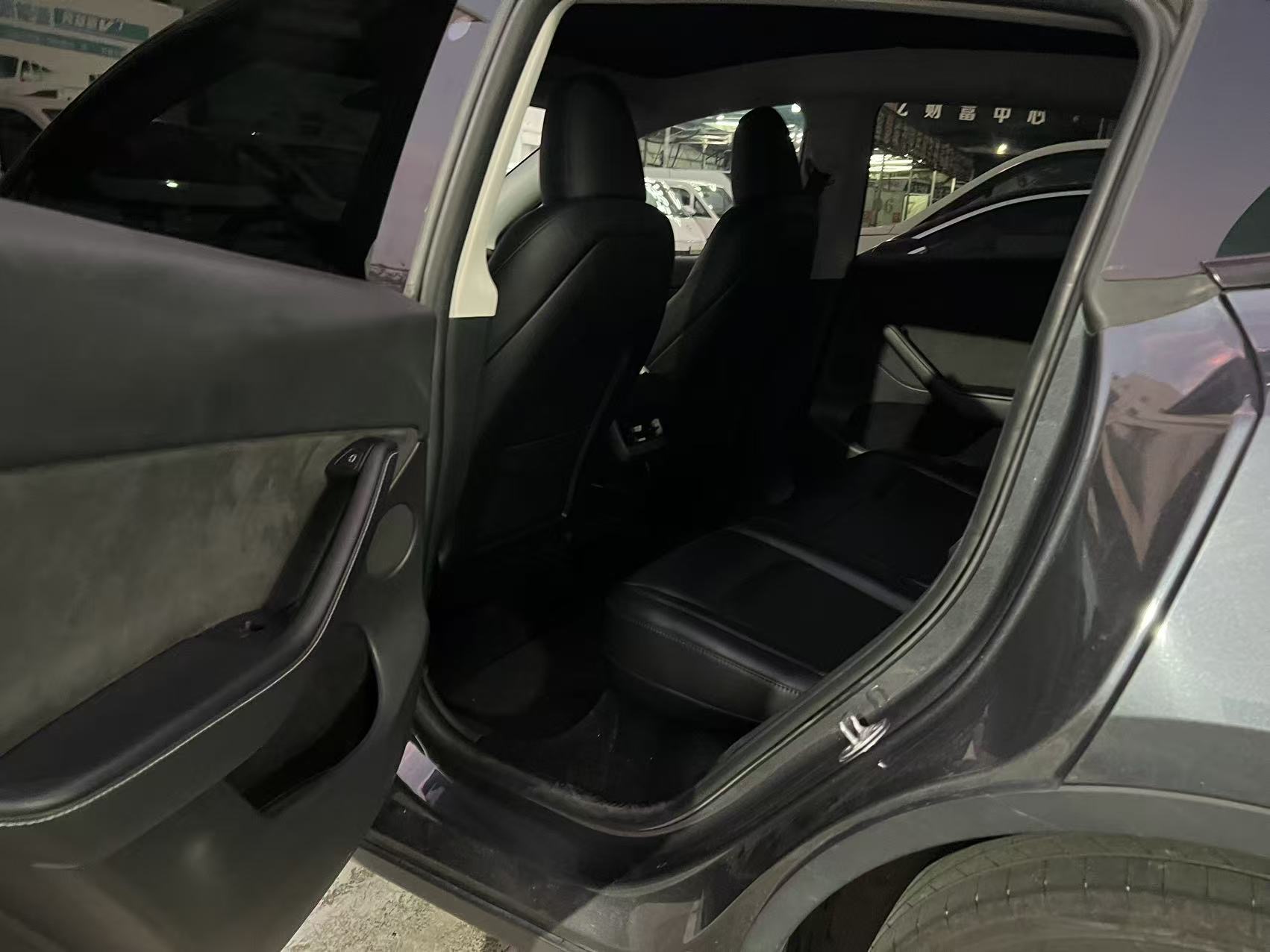 Tesla Model Y 2023 #6 Tesla Model Y 2023 car image #6