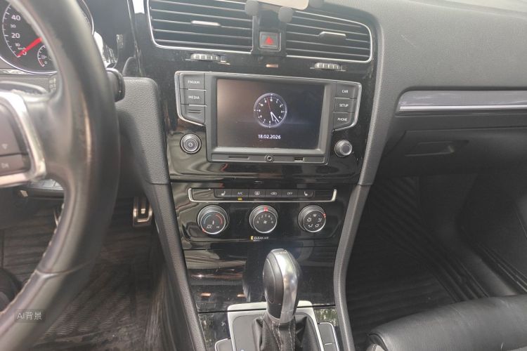 Volkswagen Golf 2017 car image #15