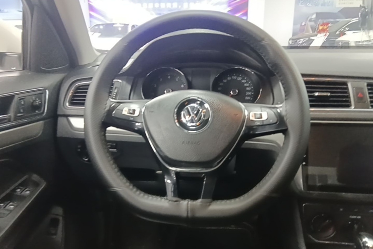 Volkswagen Lavida 2017 car image #11