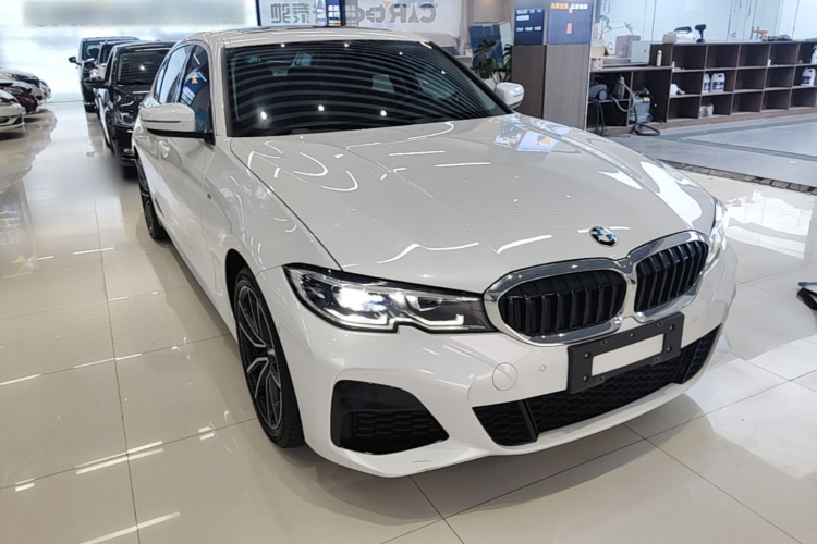 BMW 3 Series 2022 car image #6