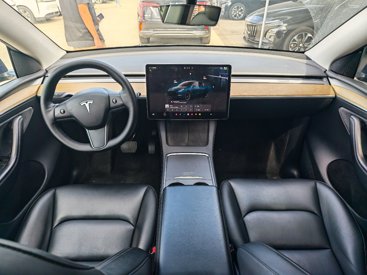 Tesla Model Y 2023 #6 Tesla Model Y 2023 car image #6
