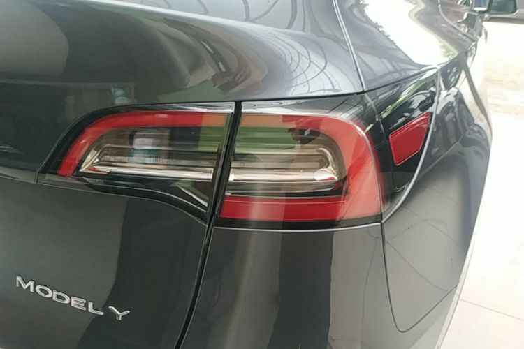 Tesla Model Y 2021 #8 Tesla Model Y 2021 car image #8
