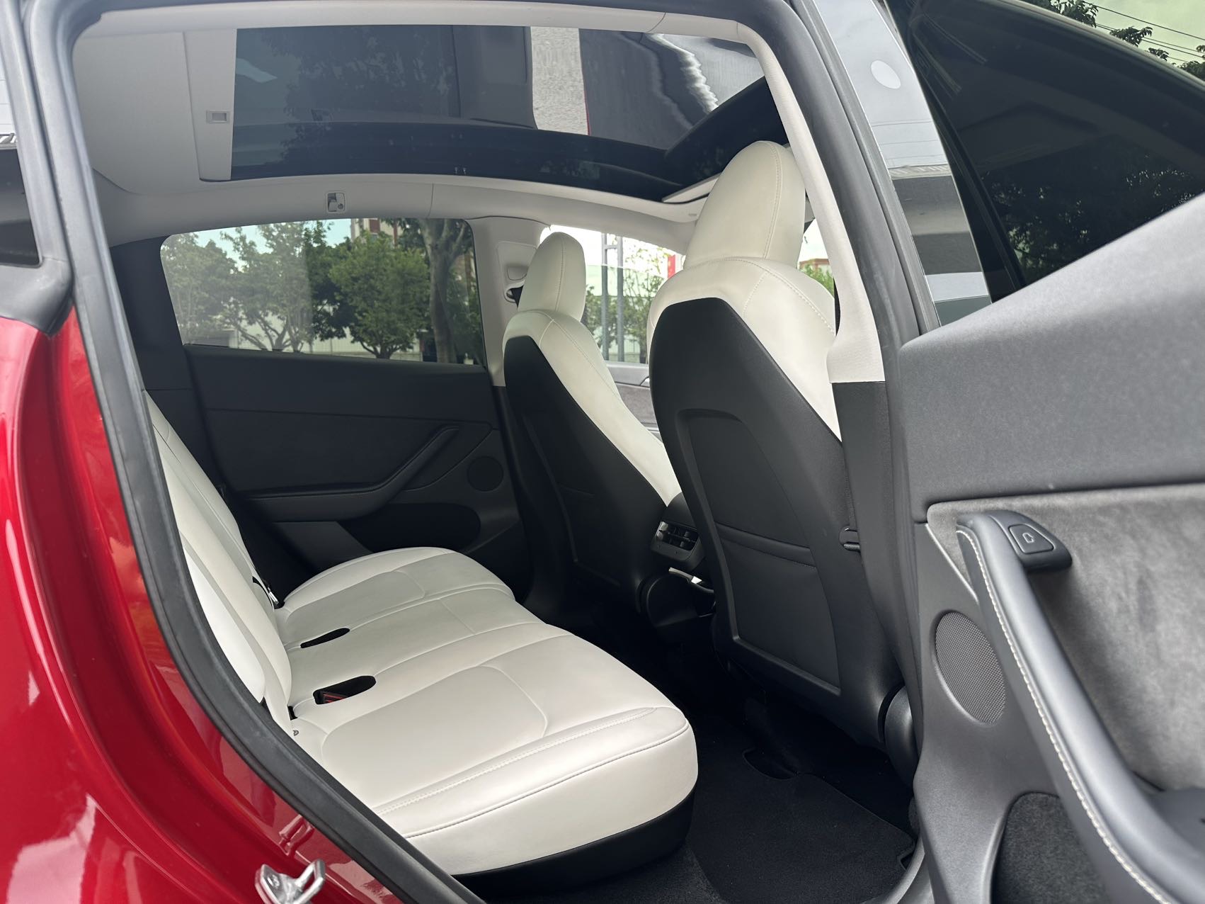 Tesla Model Y 2024 car image #5