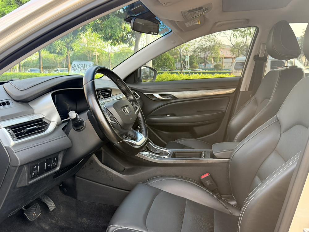 GEELY Emgrand 2019 car image #10