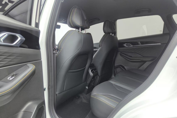 GEELY Coolray 2026 immagine di auto #14