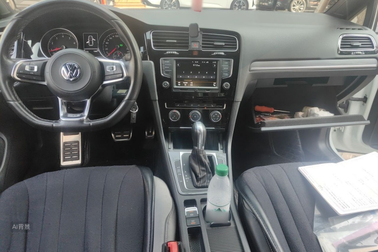 Volkswagen Golf 2017 car image #11