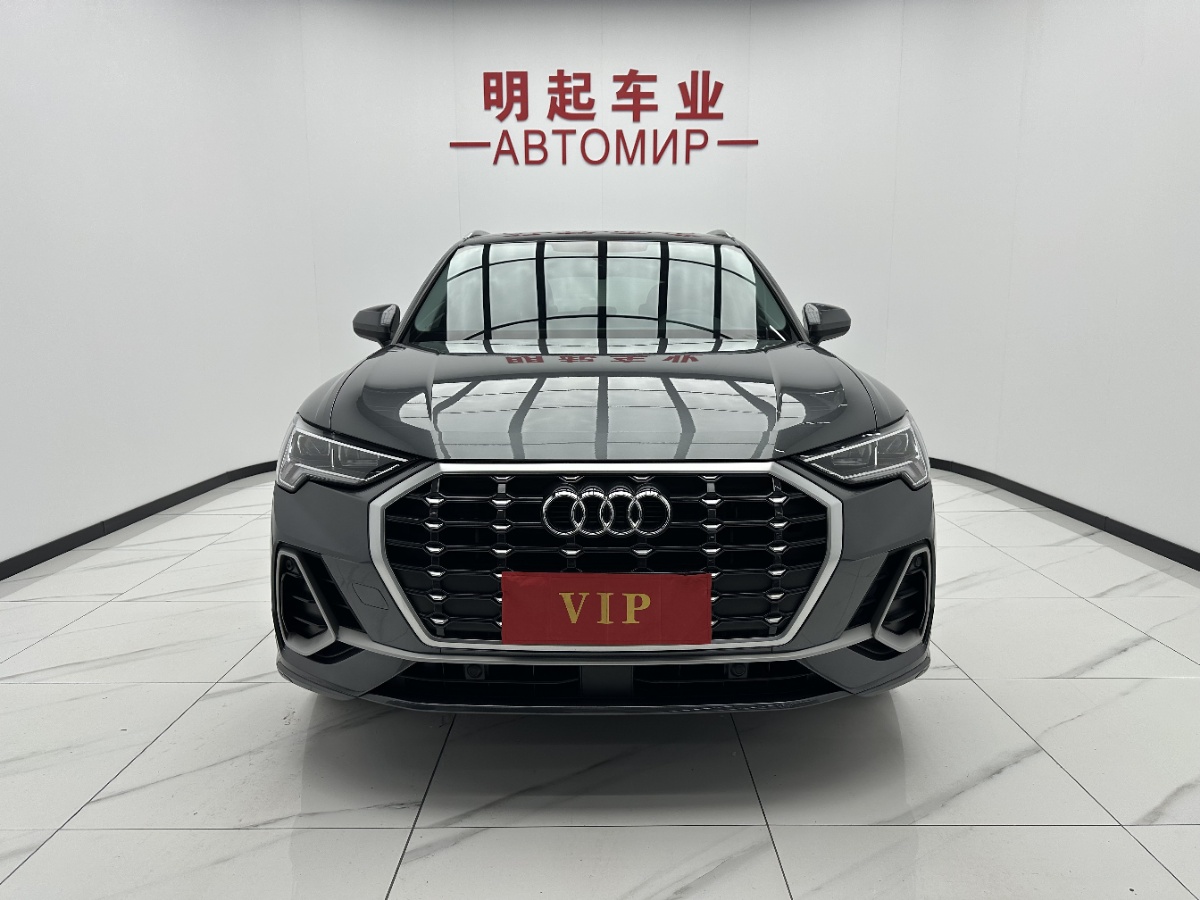 Audi Q3 2022 car image #2