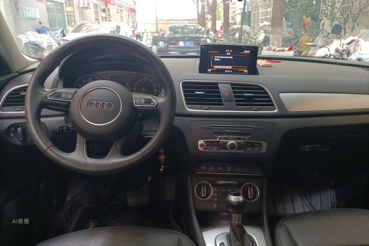 Audi Q3 2017 car image #11