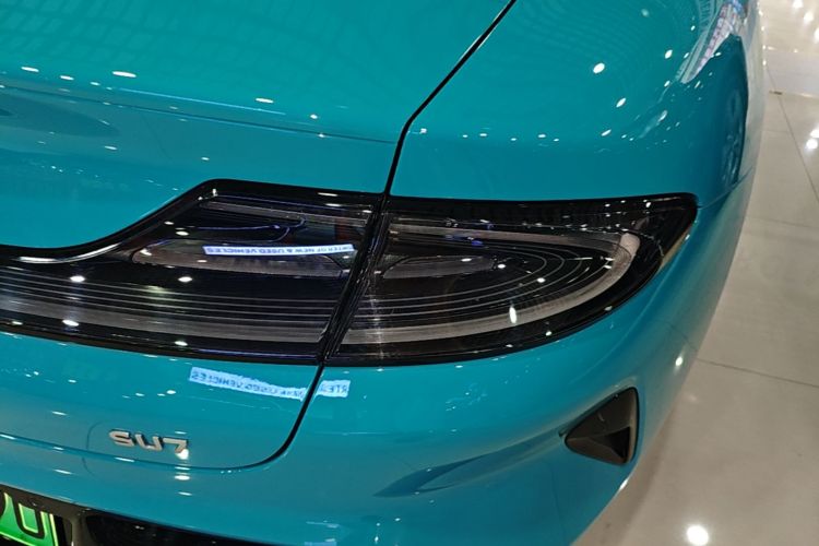 MI SU7 2025 car image #8