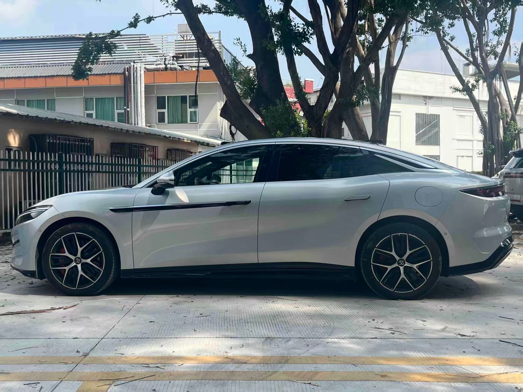 BYD HanL 2025 immagine di auto #2