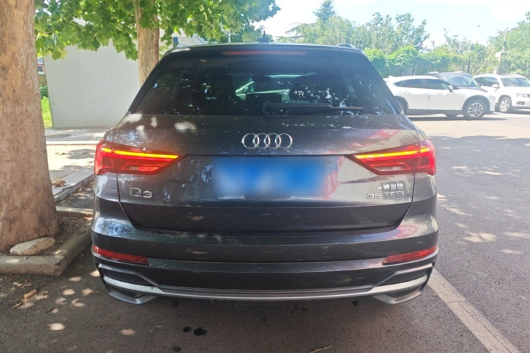 Audi Q3 2021 car image #4