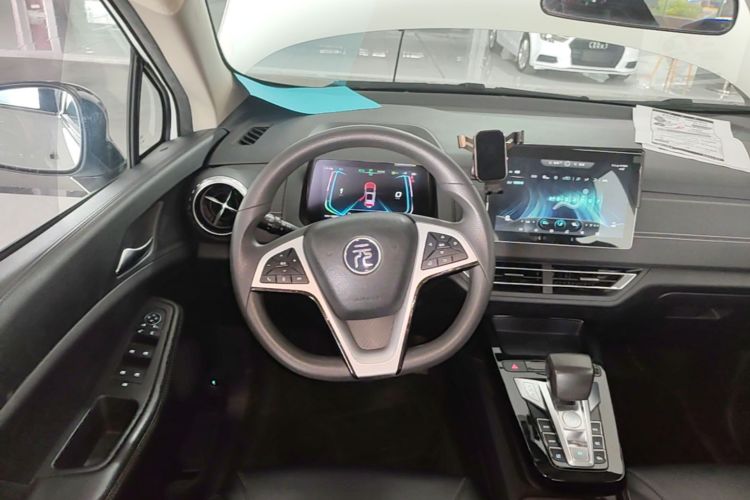 BYD Yuan New Energy 2019 car image #11