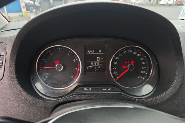 Volkswagen Polo 2018 car image #12