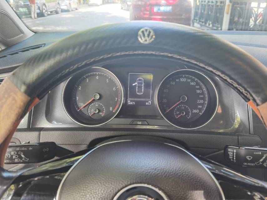 Volkswagen Golf 2017 car image #6