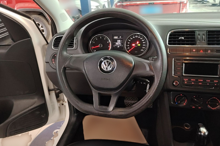 Volkswagen Polo 2015 #11 Volkswagen Polo 2015 car image #11