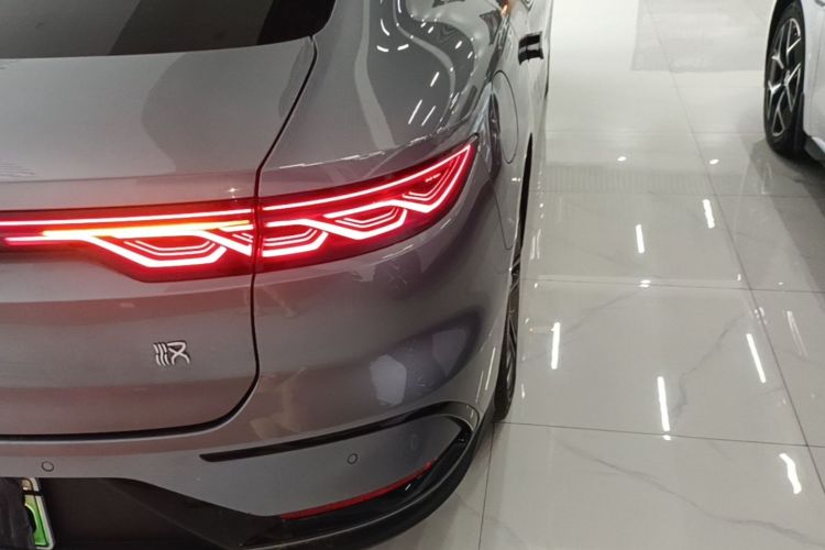 BYD Han 2023 immagine di auto #8