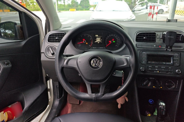 Volkswagen Polo 2017 #11 Volkswagen Polo 2017 car image #11