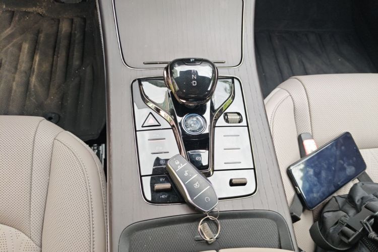 BYD Han 2025 car image #14
