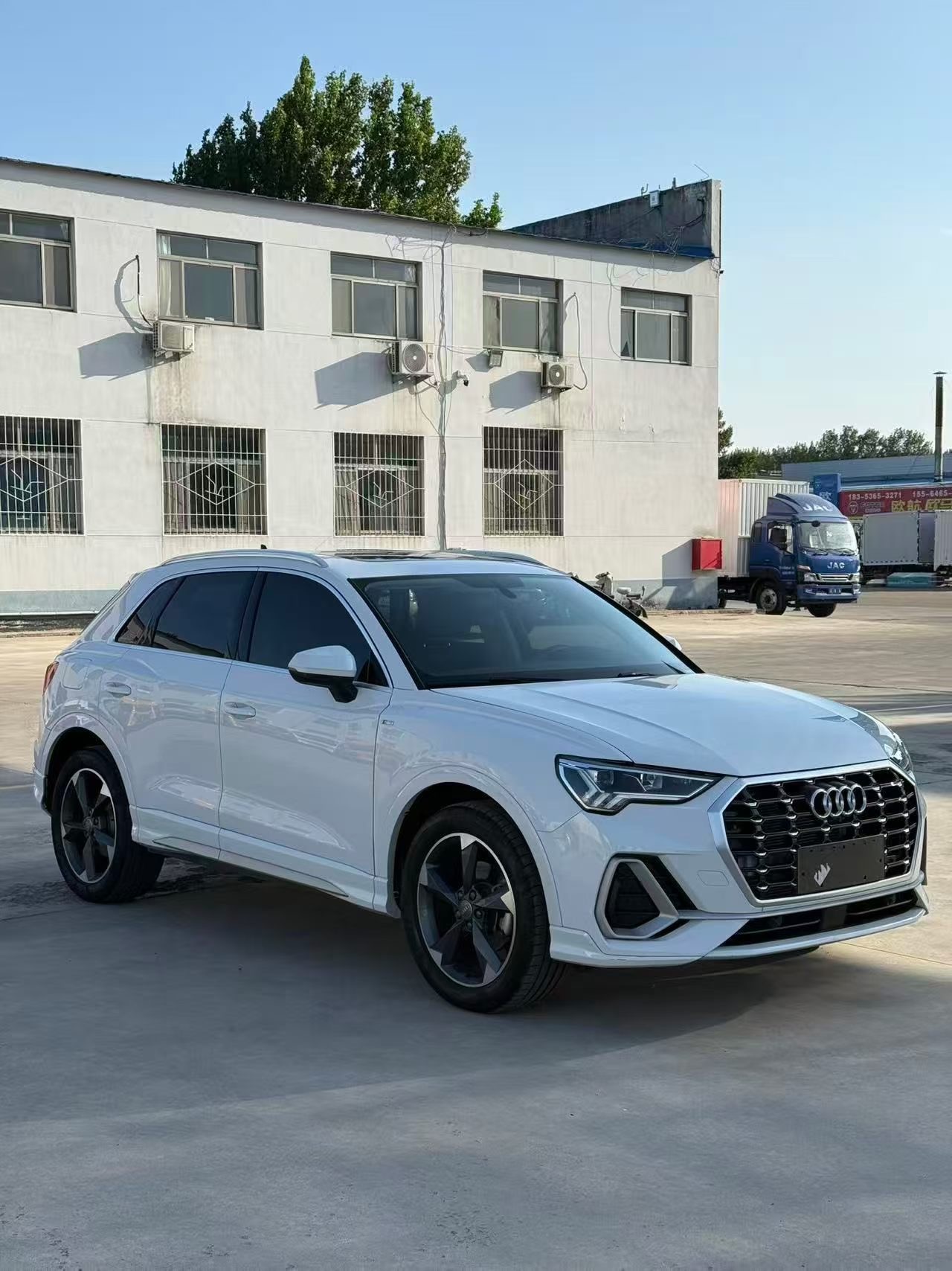 Audi Q3 2020 car image 