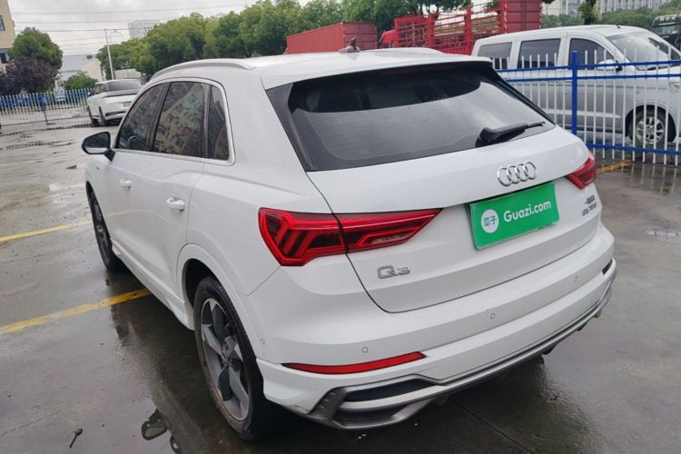 Audi Q3 2021 car image #5