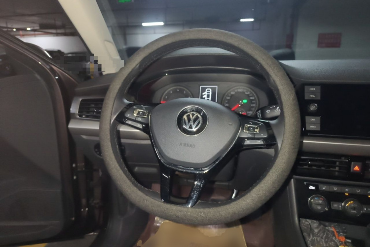 Volkswagen Lavida 2019 car image #11