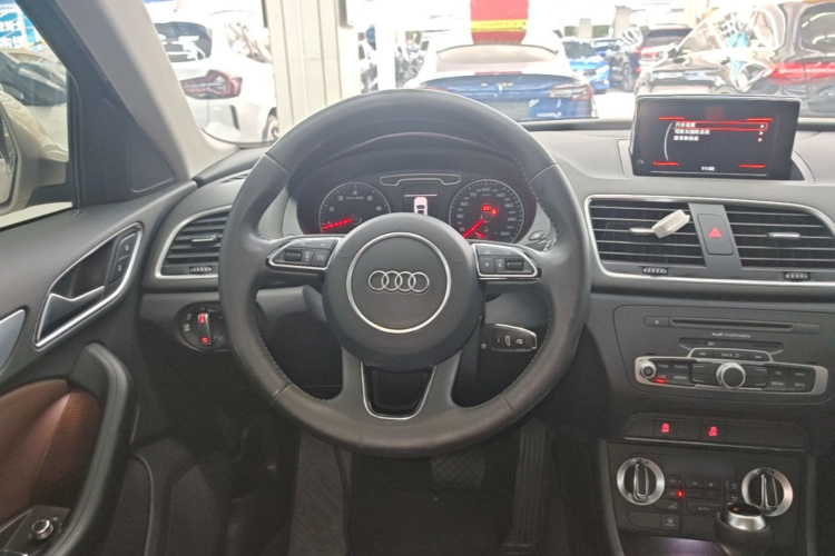 Audi Q3 2015 #11 Audi Q3 2015 car image #11