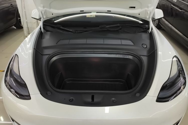 Tesla Model Y 2023 #20 Tesla Model Y 2023 car image #20