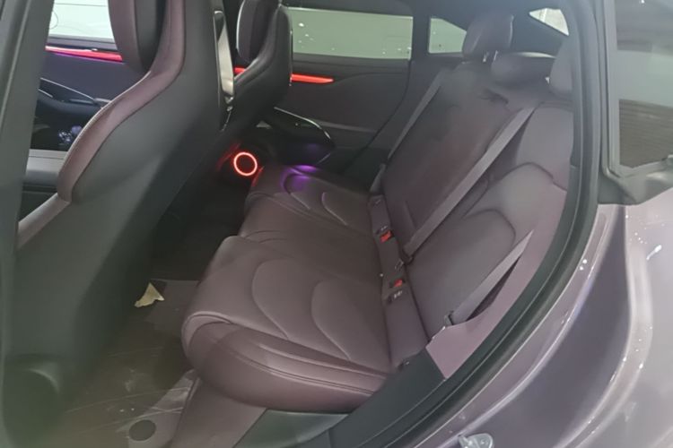 MI SU7 2024 car image #13