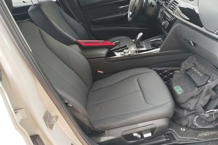 BMW 3 Series 2017 #24 BMW 3 Series 2017 car image #24