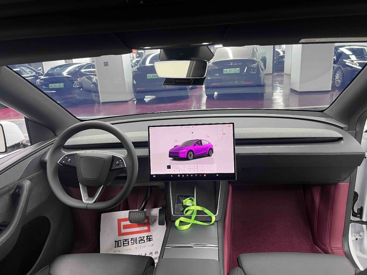 Tesla Model Y L 2026 #8 Tesla Model Y L 2026 car image #8