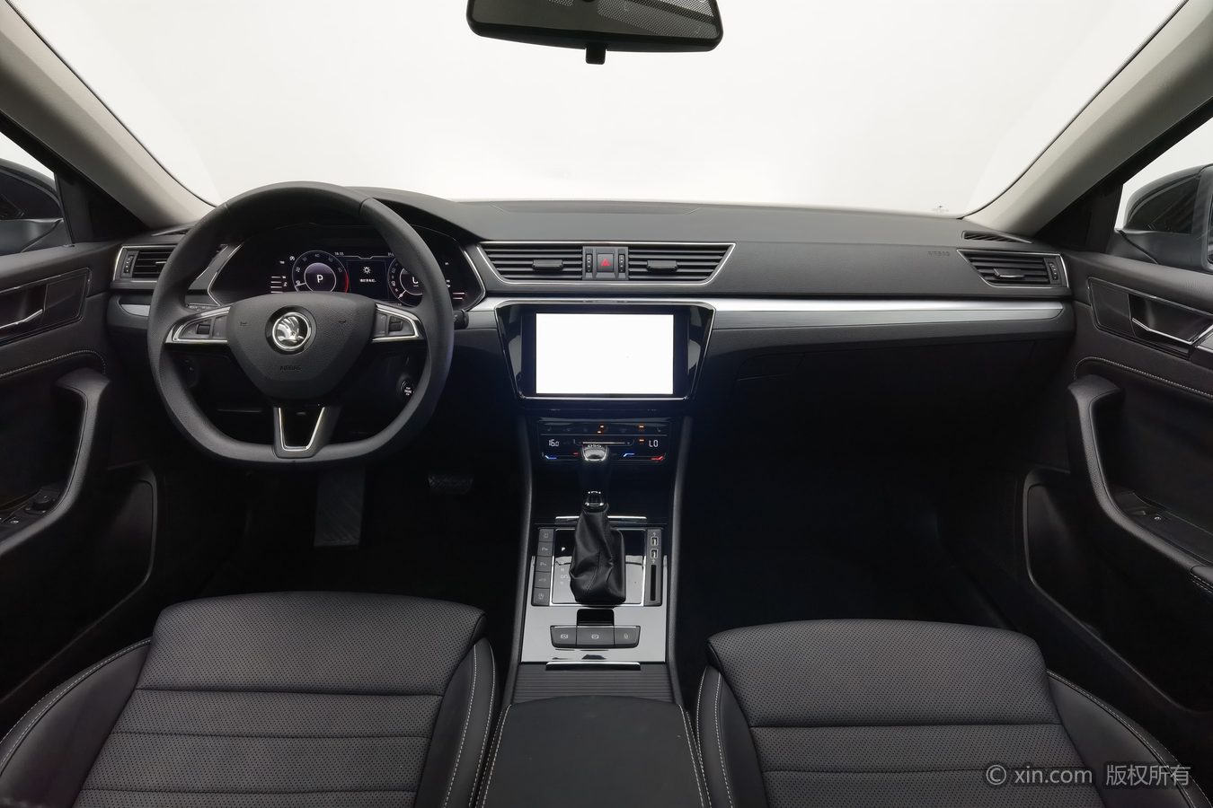 Skoda Superb 2025 car image #12