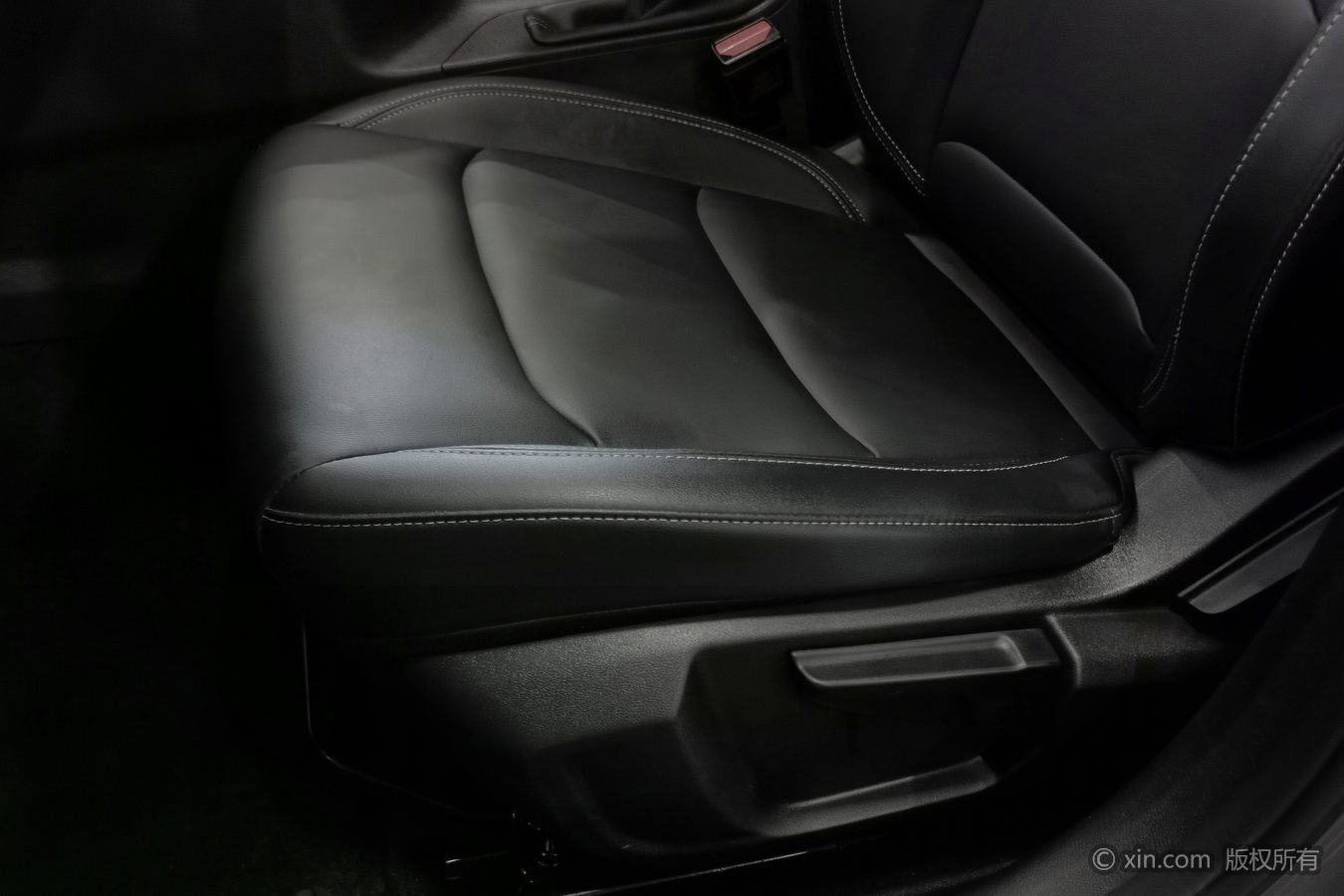 GEELY Emgrand 2024 #21 GEELY Emgrand 2024 car image #21