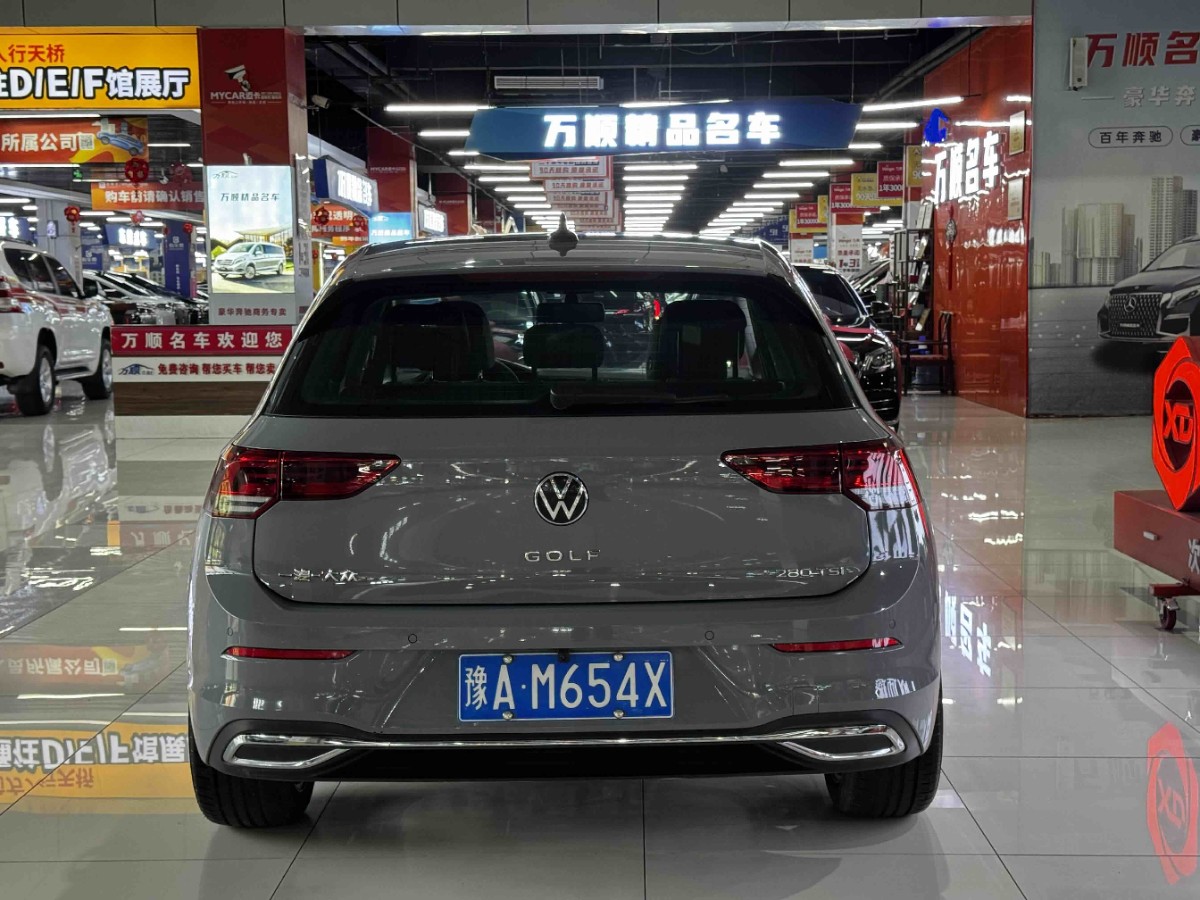 Volkswagen Golf 2024 car image #9