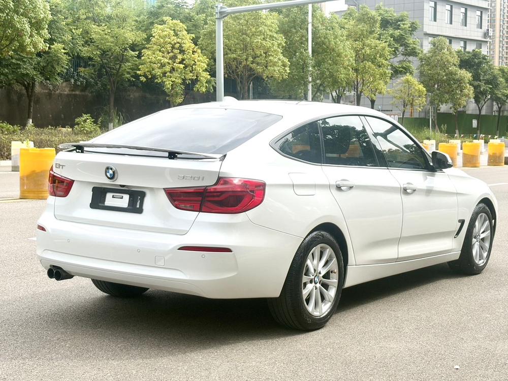 BMW 3 Series GT 2017 изображение автомобиля #5