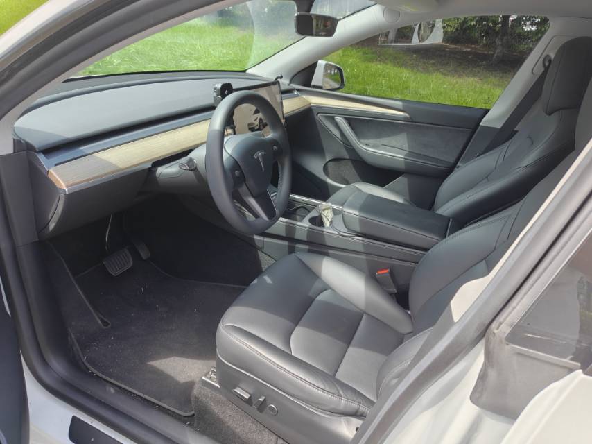 Tesla Model Y 2023 car image #6